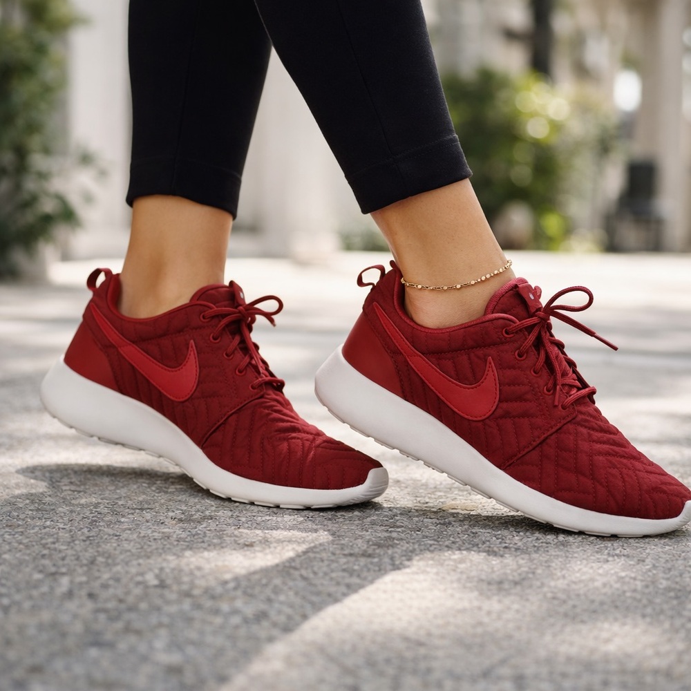 Nike Roshe One Quilted Sneakers 9.5 Dark Cayenne Lightweight Athleisure